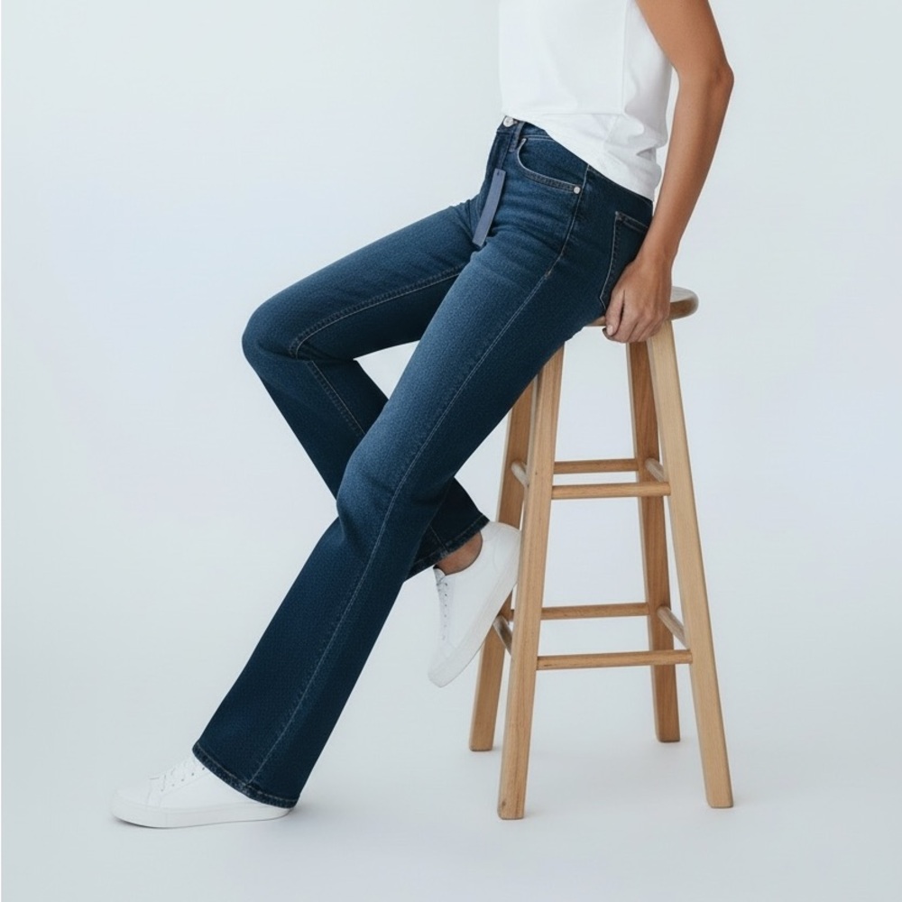 Juicy Couture High Rise Flare Jeans Dark Wash | Size 30 | NWT